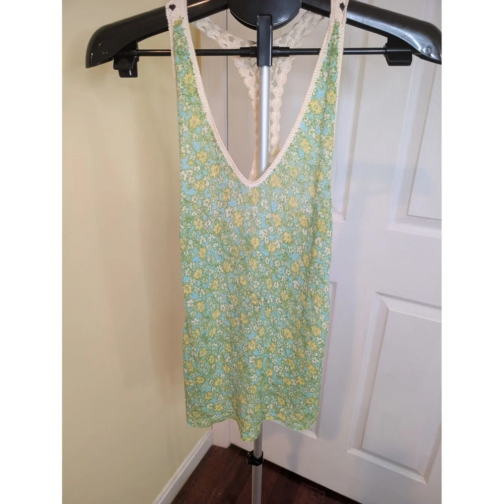Free‎ People Tank Top Green Floral Crochet Racerback V-Neck - Size XS